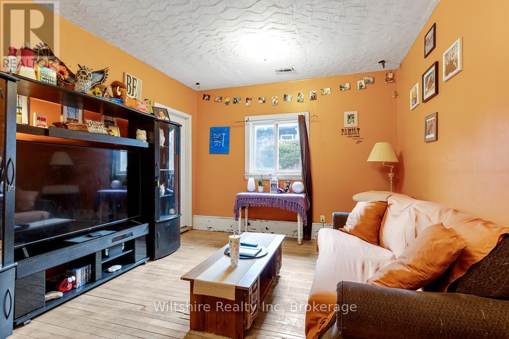 324 Broadway Street, Tillsonburg, Ontario  N4G 3S1 - Photo 11 - X12365284