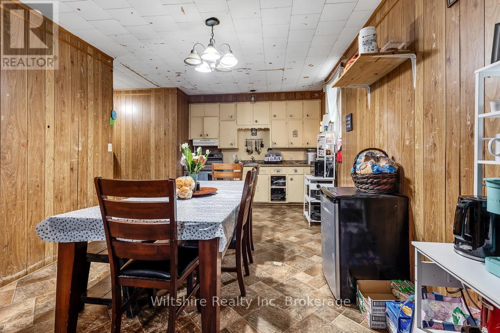 324 Broadway Street, Tillsonburg, Ontario  N4G 3S1 - Photo 3 - X12365284