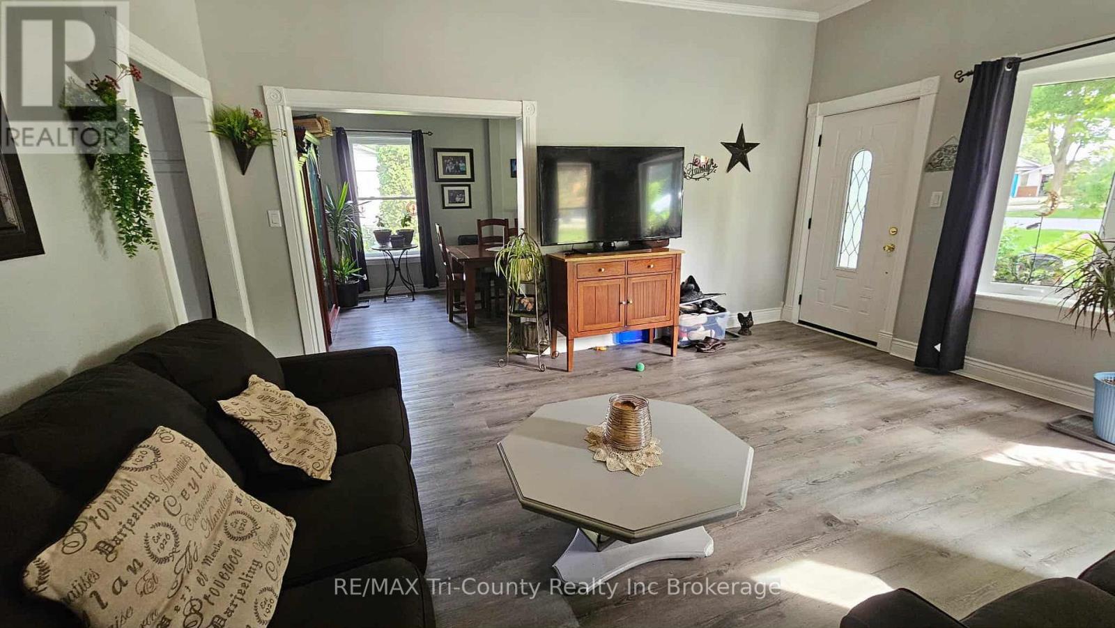 27 Harpurhey Road, Huron East (Harpurhey Village), Ontario  N0K 1W0 - Photo 4 - X12376079