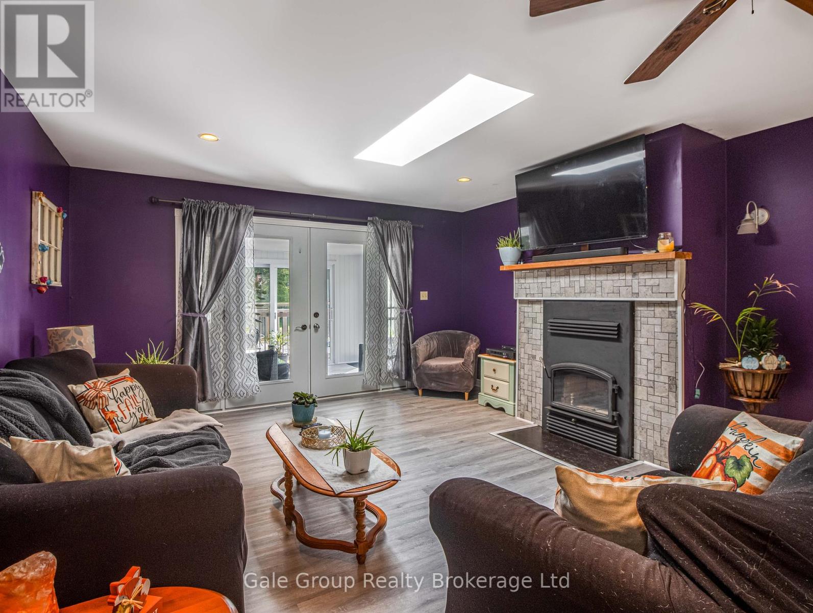 1048 County Rd 28 Road, Norfolk (Frogmore), Ontario  N0E 1G0 - Photo 14 - X12377755