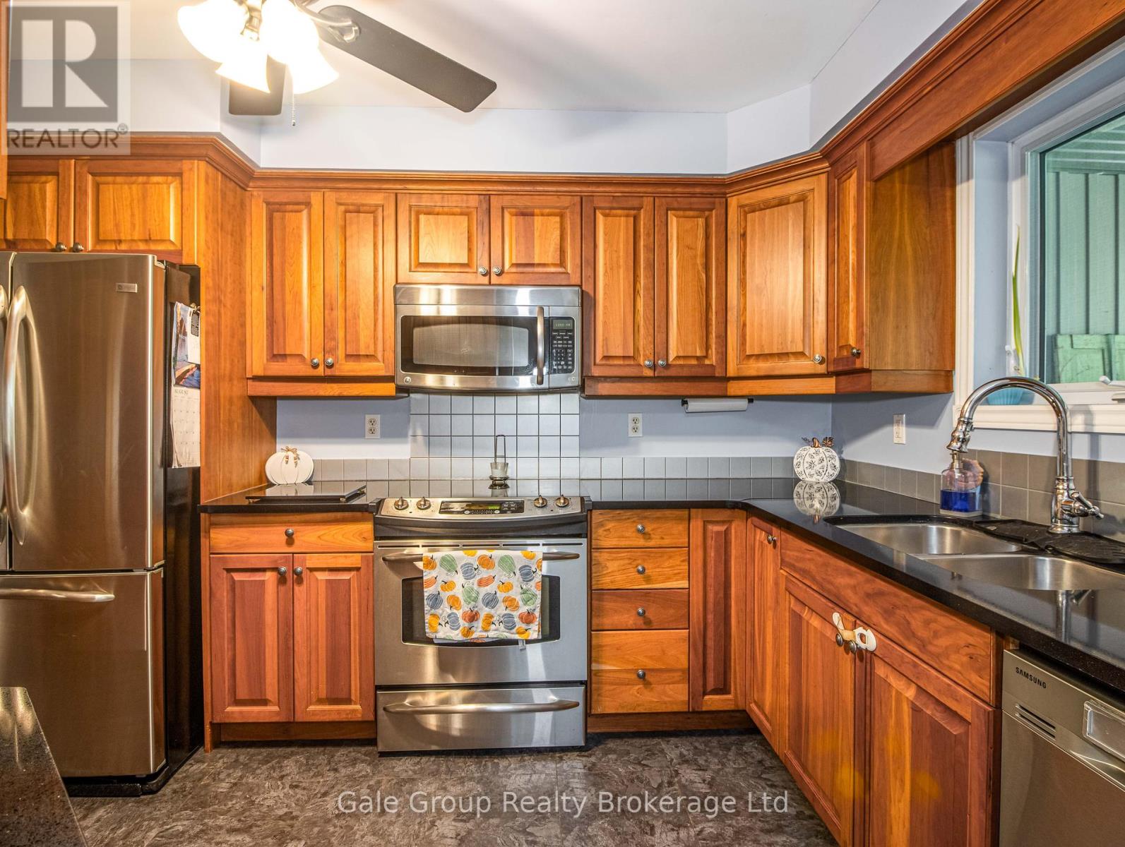 1048 County Rd 28 Road, Norfolk (Frogmore), Ontario  N0E 1G0 - Photo 7 - X12377755