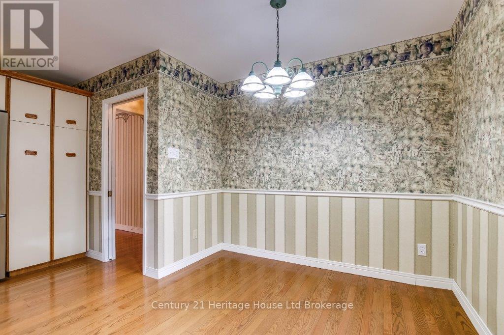 675 Lansdowne Avenue, Woodstock (Woodstock - North), Ontario  N4T 1K3 - Photo 11 - X12382339