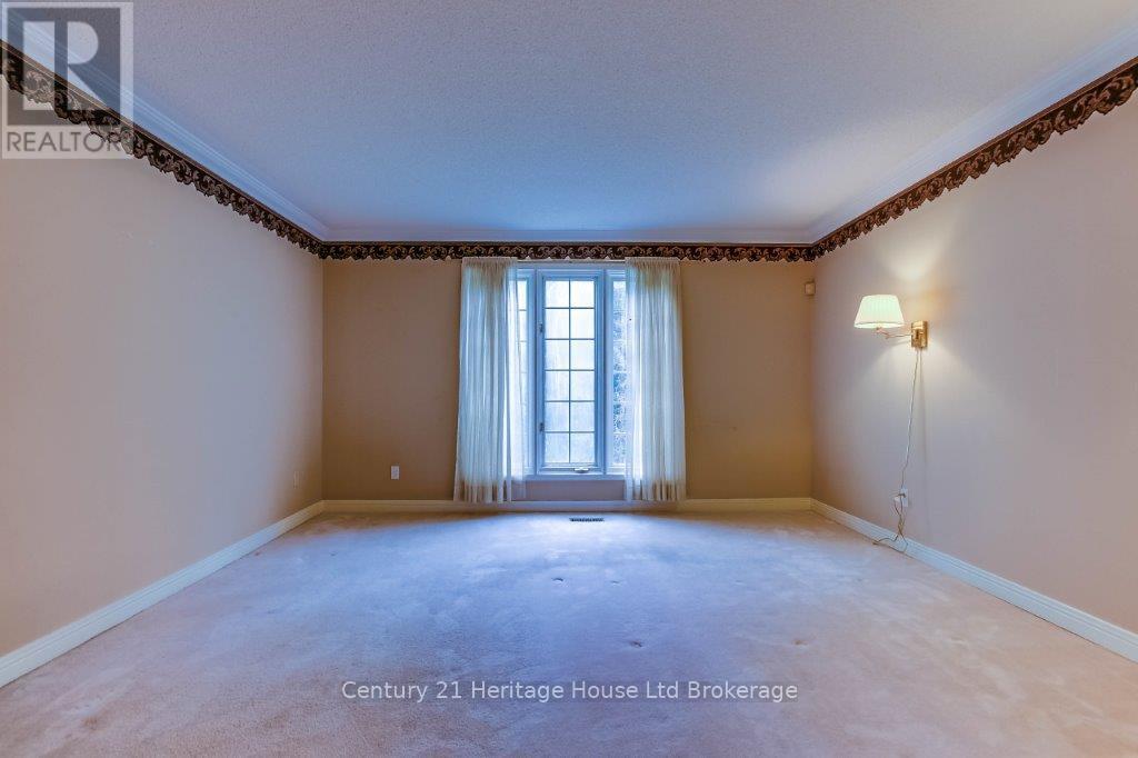 675 Lansdowne Avenue, Woodstock (Woodstock - North), Ontario  N4T 1K3 - Photo 13 - X12382339