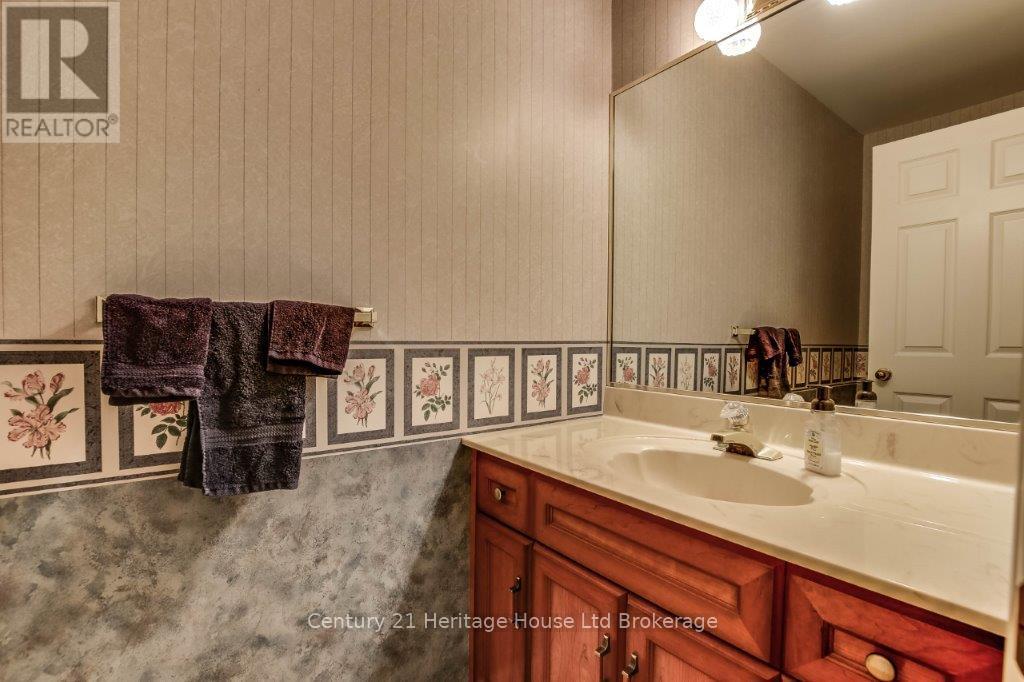 675 Lansdowne Avenue, Woodstock (Woodstock - North), Ontario  N4T 1K3 - Photo 19 - X12382339