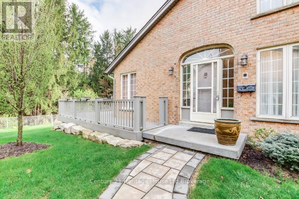 675 Lansdowne Avenue, Woodstock (Woodstock - North), Ontario  N4T 1K3 - Photo 3 - X12382339