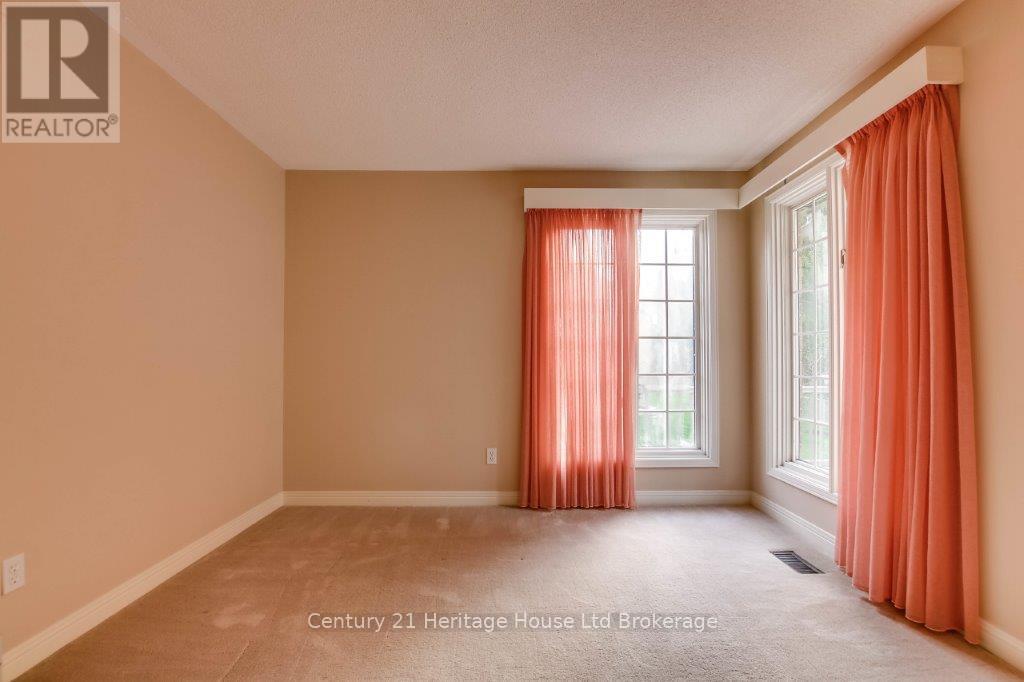 675 Lansdowne Avenue, Woodstock (Woodstock - North), Ontario  N4T 1K3 - Photo 7 - X12382339