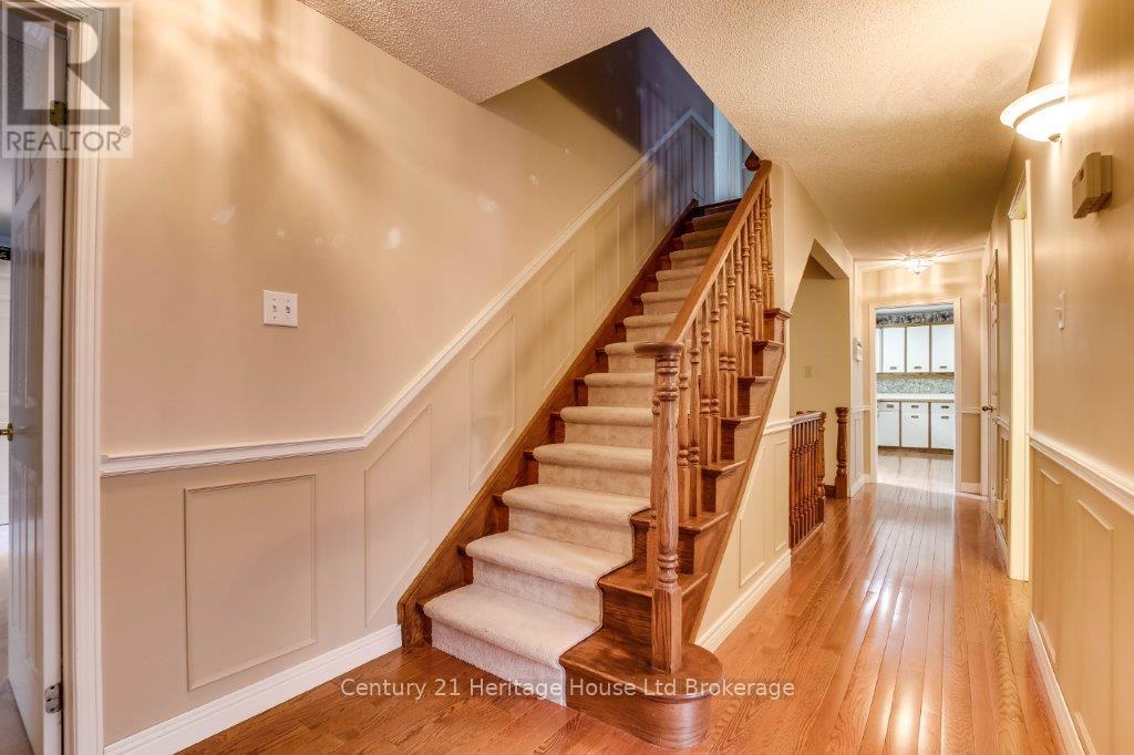 675 Lansdowne Avenue, Woodstock (Woodstock - North), Ontario  N4T 1K3 - Photo 9 - X12382339