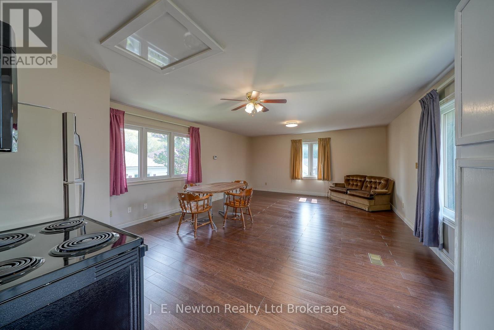 356 Broadway Street, Tillsonburg, Ontario  N4G 3S3 - Photo 36 - X12388690