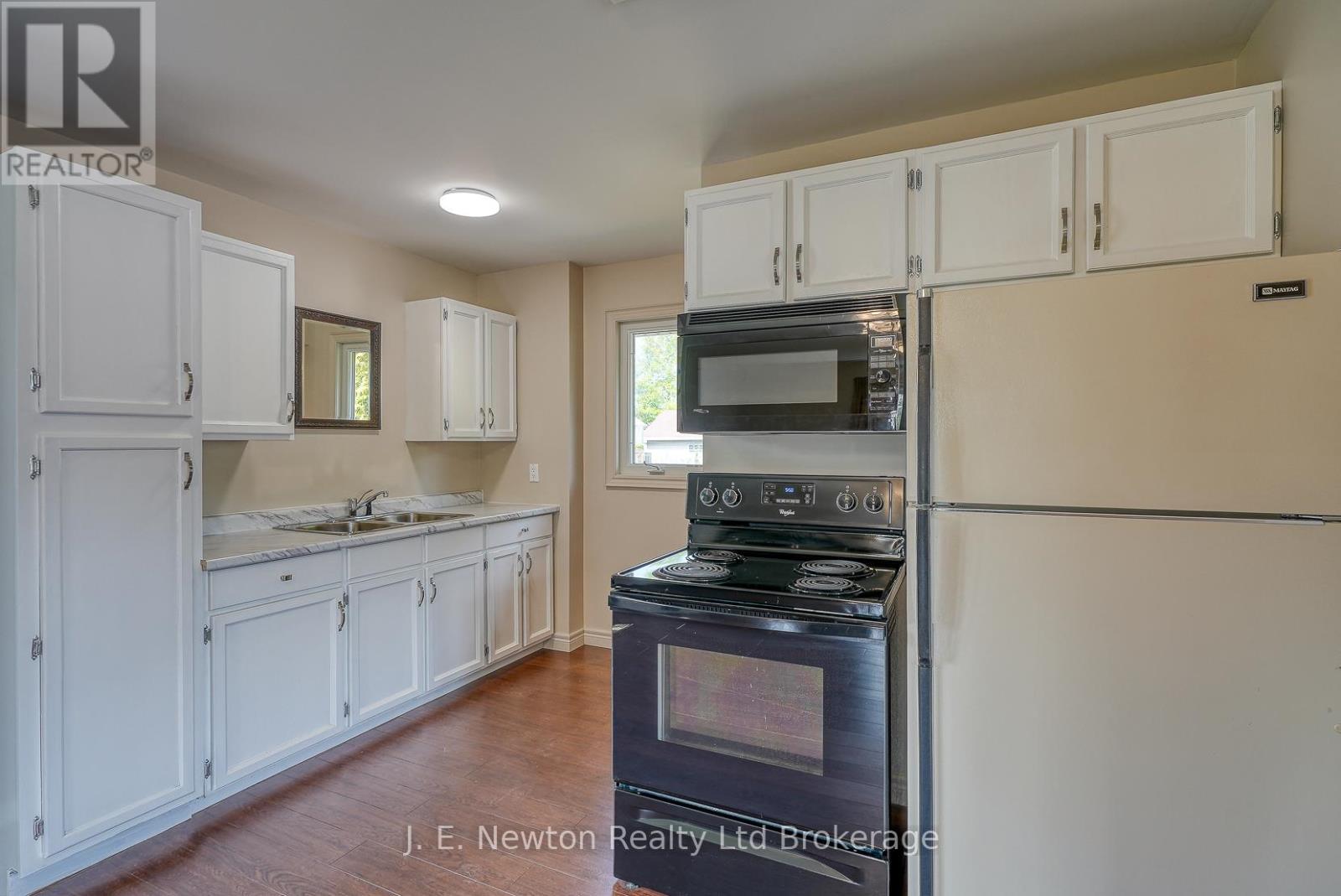 356 Broadway Street, Tillsonburg, Ontario  N4G 3S3 - Photo 37 - X12388690