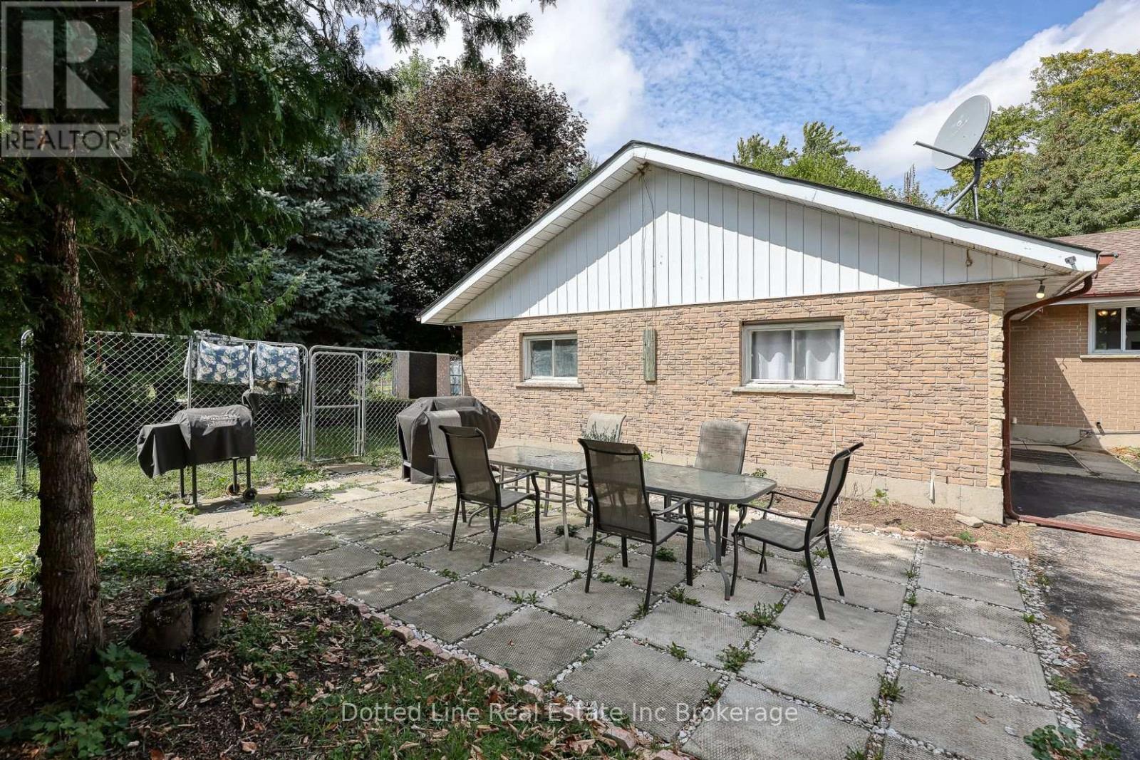 1424 Burford-Delhi Townline, Norfolk, Ontario  N0E 1R0 - Photo 10 - X12393269