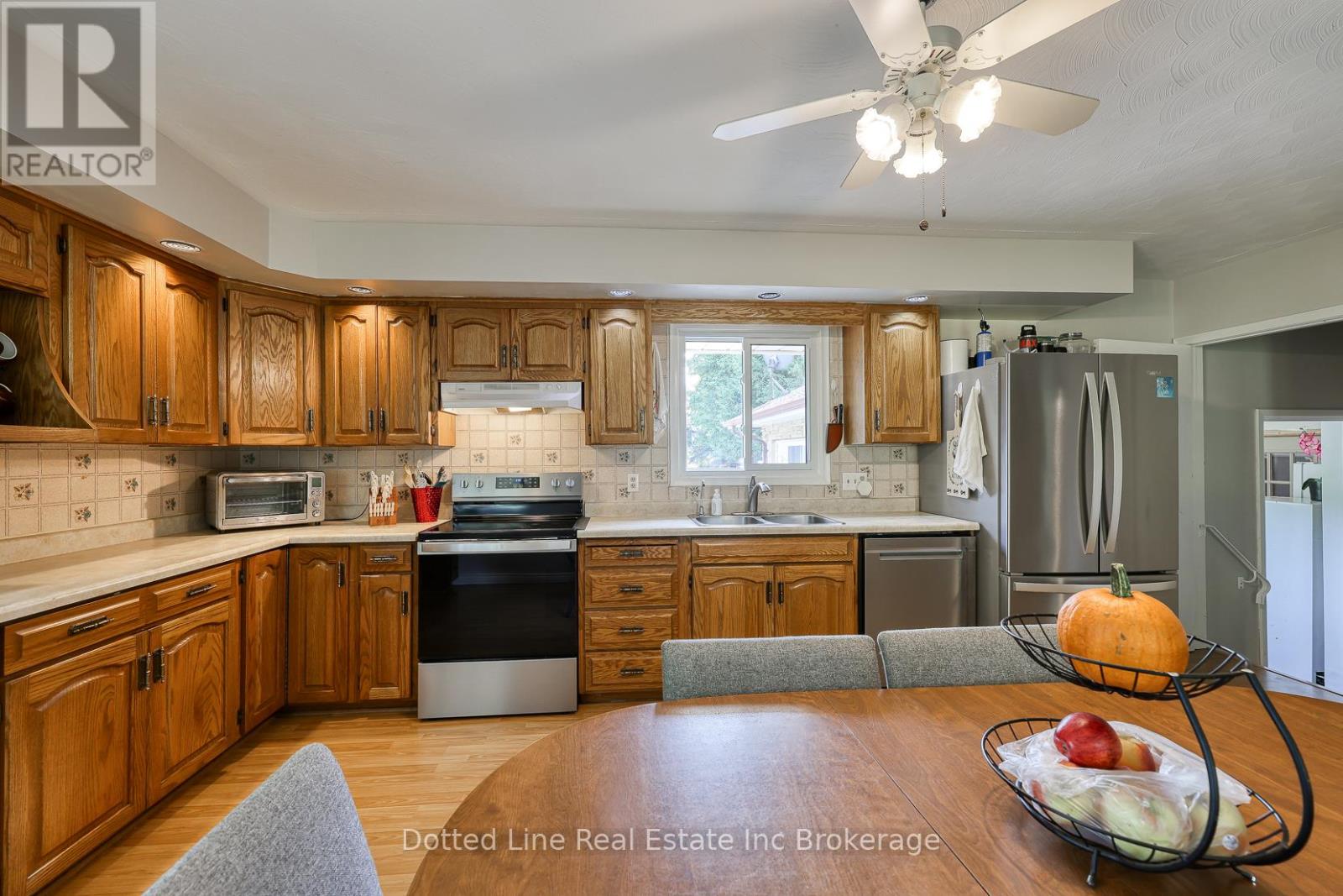 1424 Burford-Delhi Townline, Norfolk, Ontario  N0E 1R0 - Photo 18 - X12393269