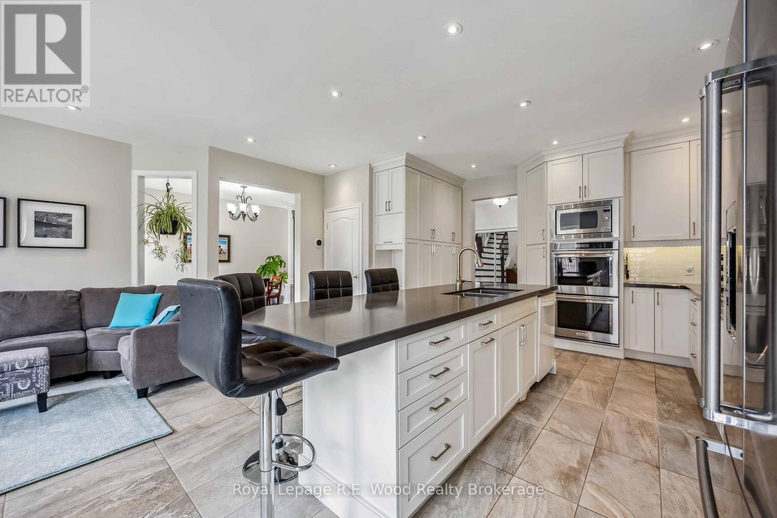 3 Lorwood Court, Richmond Hill (Oak Ridges), Ontario  L4E 3W3 - Photo 12 - N12396417