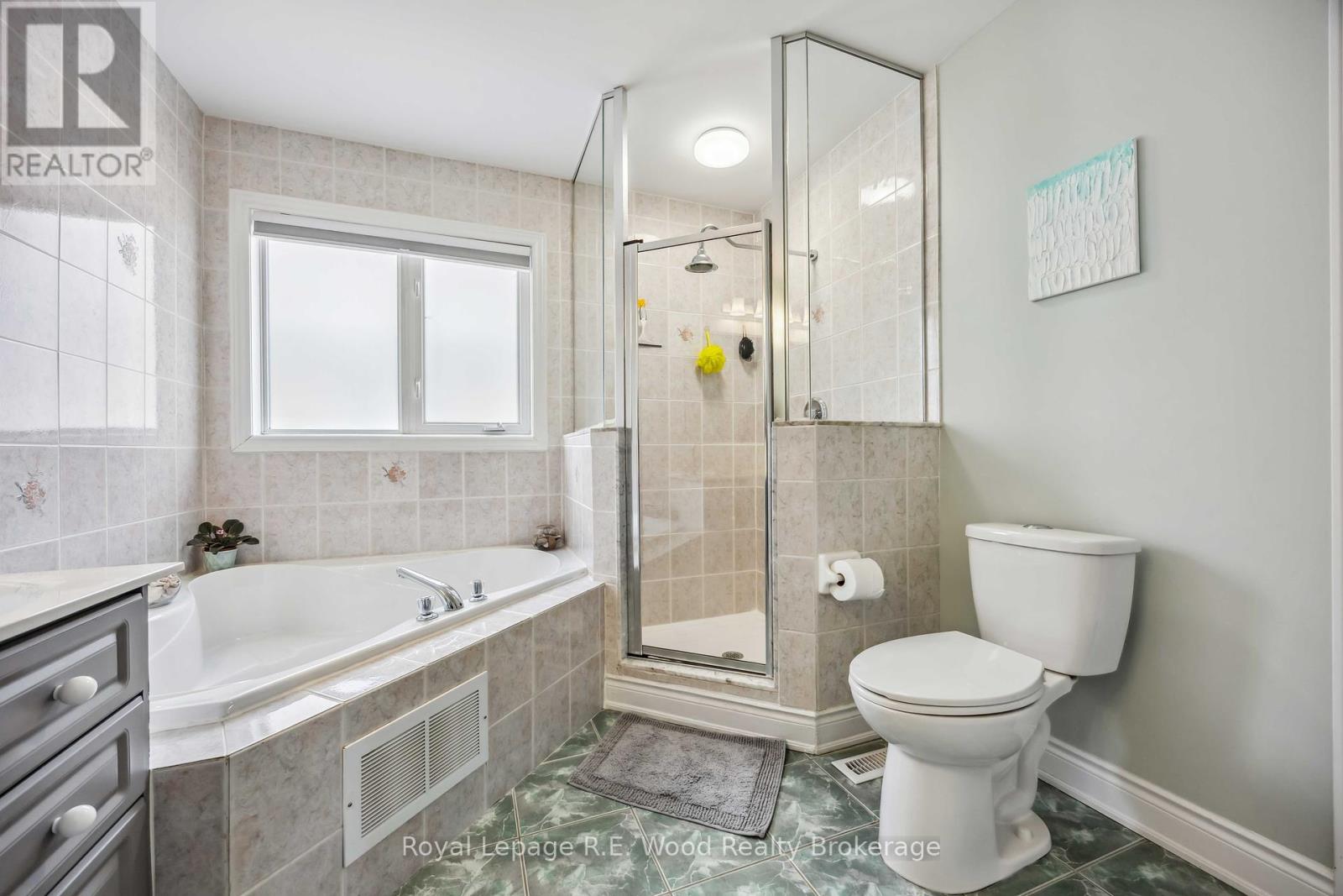 3 Lorwood Court, Richmond Hill (Oak Ridges), Ontario  L4E 3W3 - Photo 20 - N12396417