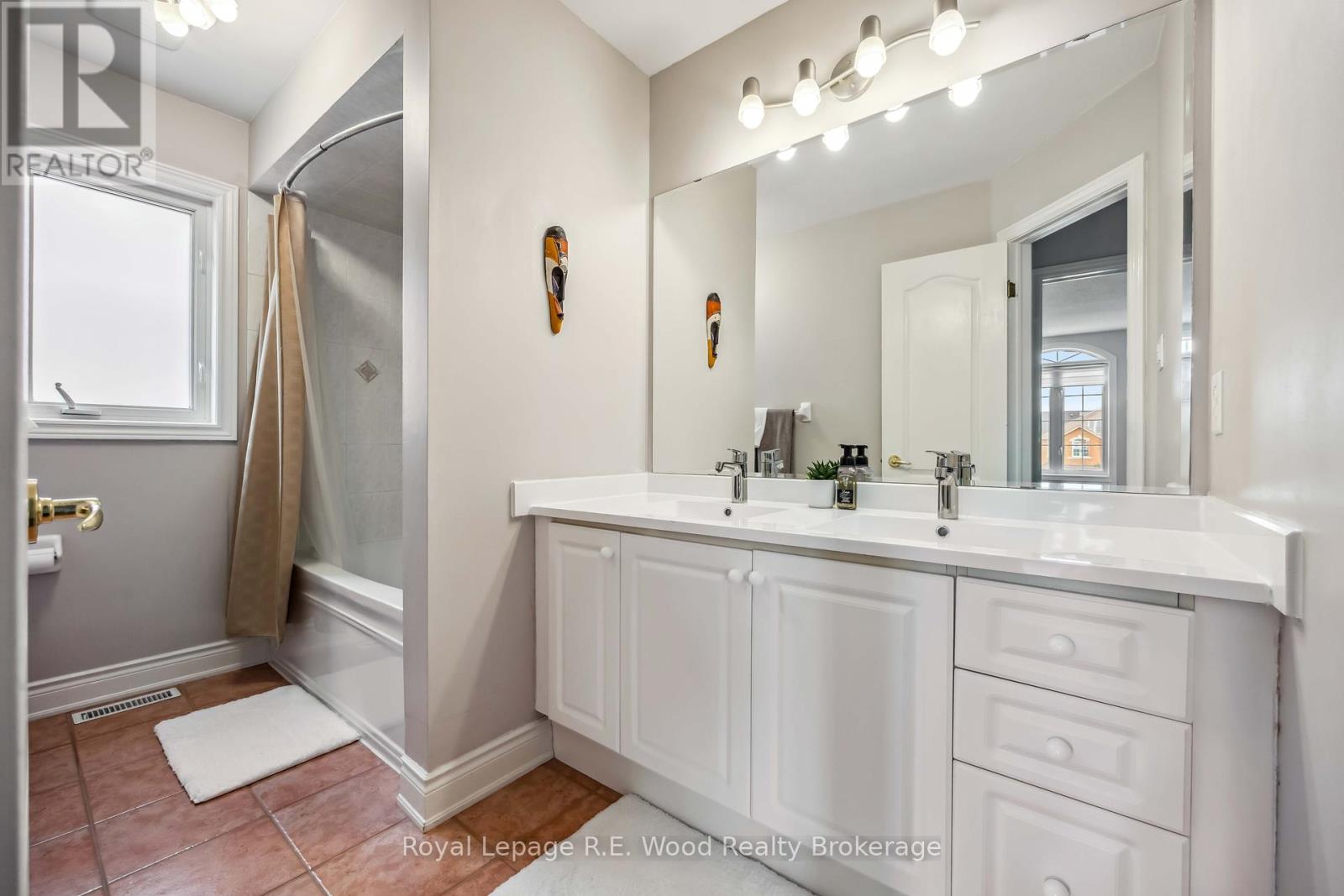 3 Lorwood Court, Richmond Hill (Oak Ridges), Ontario  L4E 3W3 - Photo 31 - N12396417