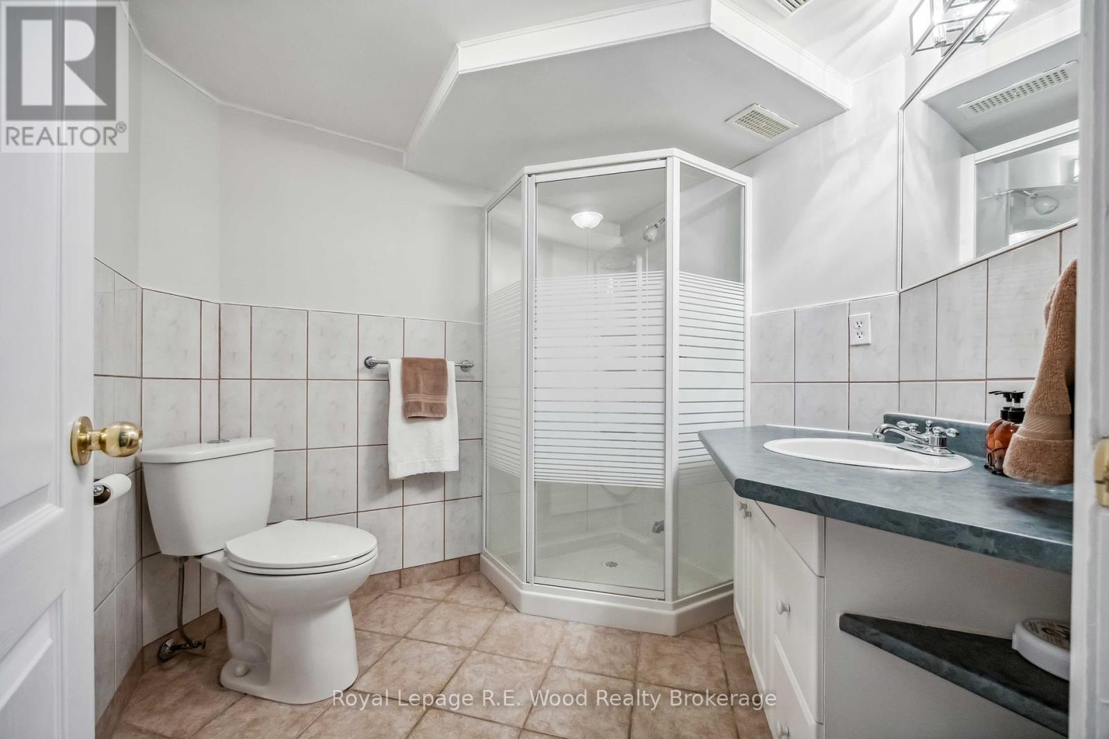 3 Lorwood Court, Richmond Hill (Oak Ridges), Ontario  L4E 3W3 - Photo 37 - N12396417