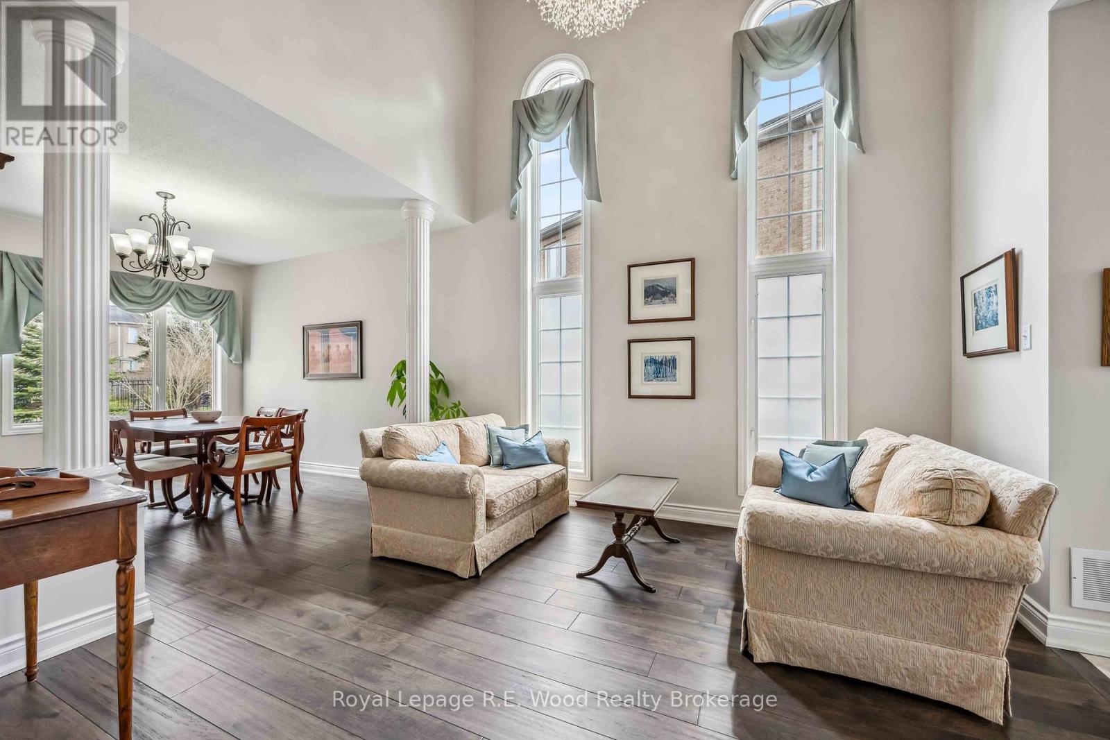 3 Lorwood Court, Richmond Hill (Oak Ridges), Ontario  L4E 3W3 - Photo 4 - N12396417