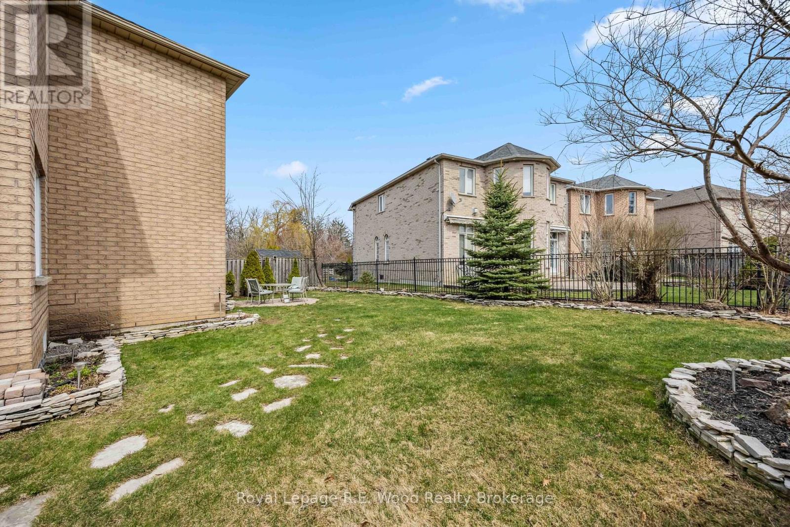 3 Lorwood Court, Richmond Hill (Oak Ridges), Ontario  L4E 3W3 - Photo 40 - N12396417