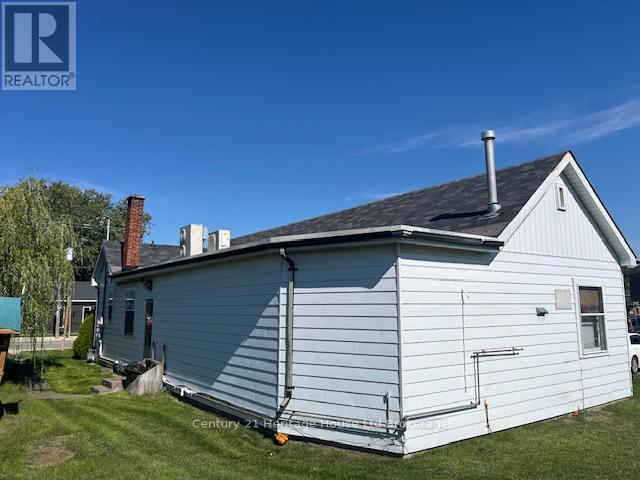 9240 Plank Road, Bayham (Straffordville), Ontario  N0J 1Y0 - Photo 4 - X12397793