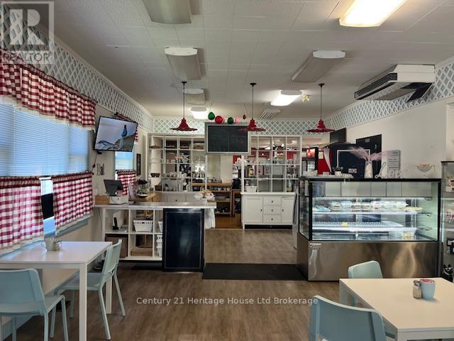 9240 Plank Road, Bayham (Straffordville), Ontario  N0J 1Y0 - Photo 6 - X12397793