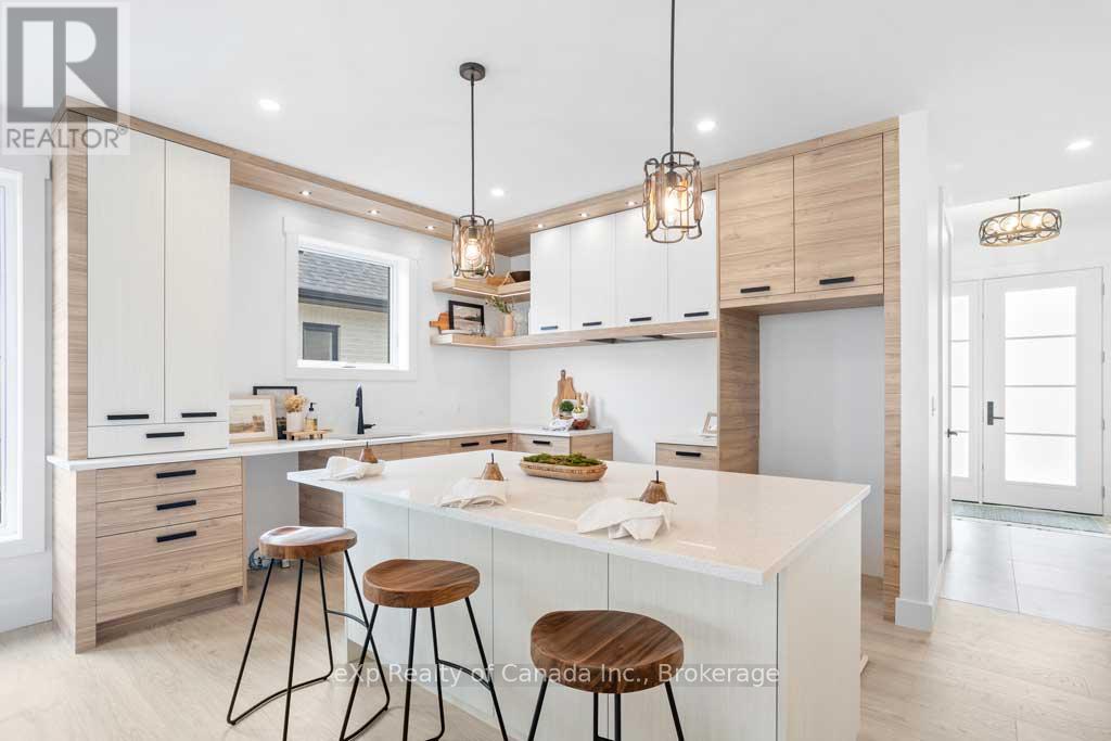 53 Herb Street, Norwich (Norwich Town), Ontario  N0J 1P0 - Photo 10 - X12403411