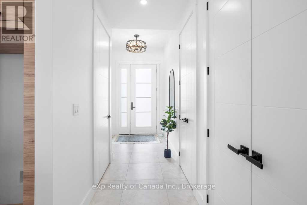 53 Herb Street, Norwich (Norwich Town), Ontario  N0J 1P0 - Photo 9 - X12403411