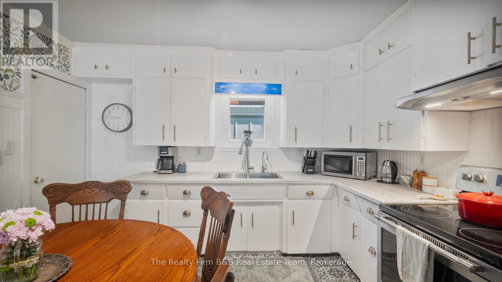 94 Woodstock Street N, East Zorra-Tavistock (Tavistock), Ontario  N0B 2R0 - Photo 16 - X12406768