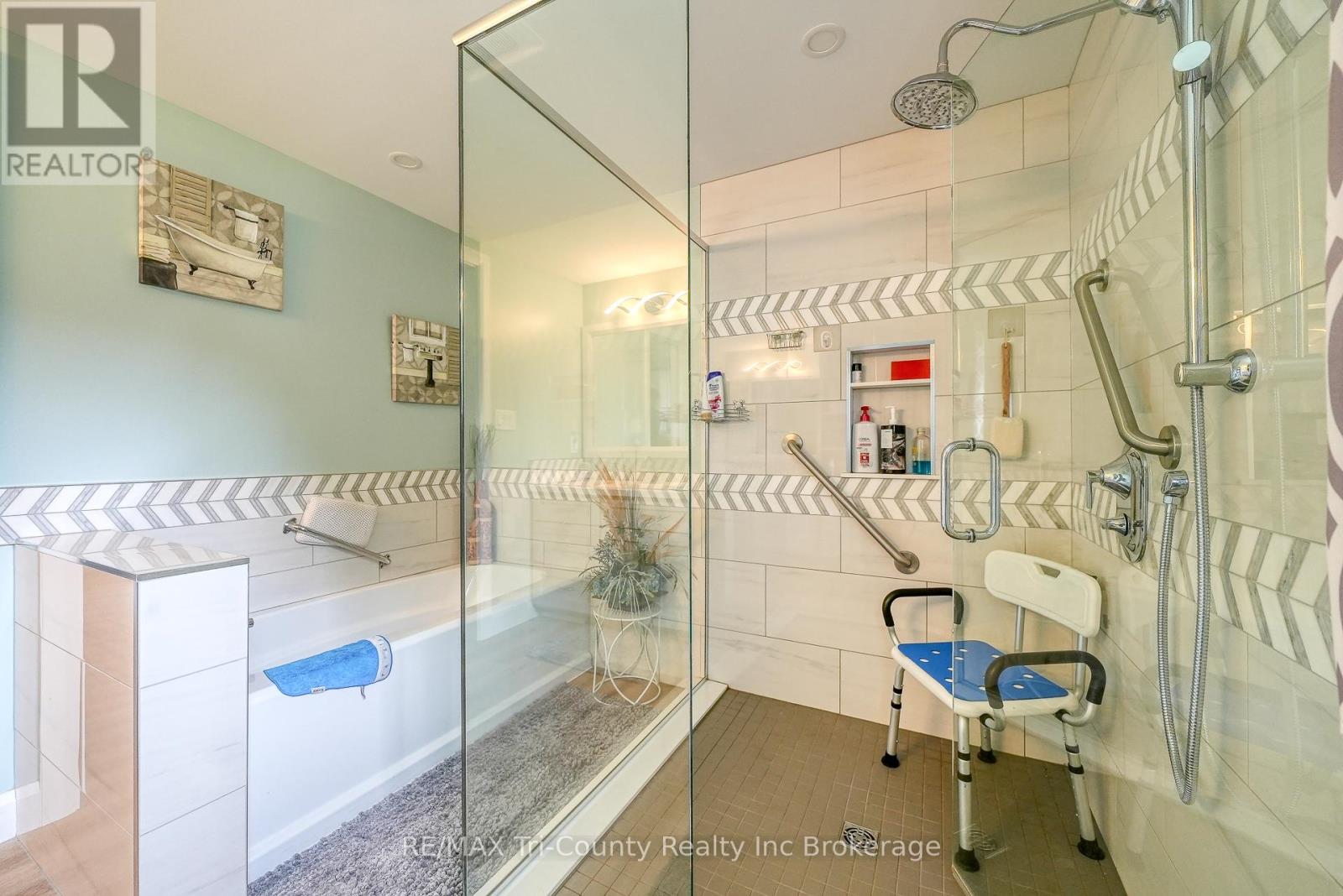 985 Norfolk County 28 Road, Norfolk, Ontario  N0E 1G0 - Photo 18 - X12409675