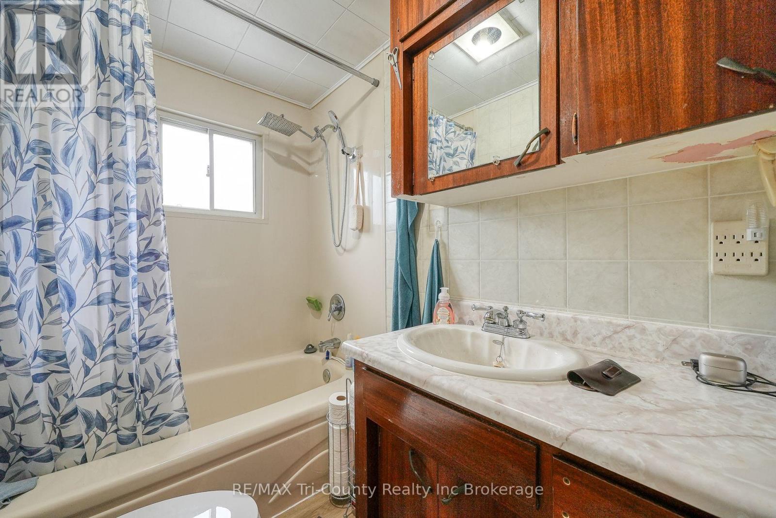 985 Norfolk County 28 Road, Norfolk, Ontario  N0E 1G0 - Photo 21 - X12409675