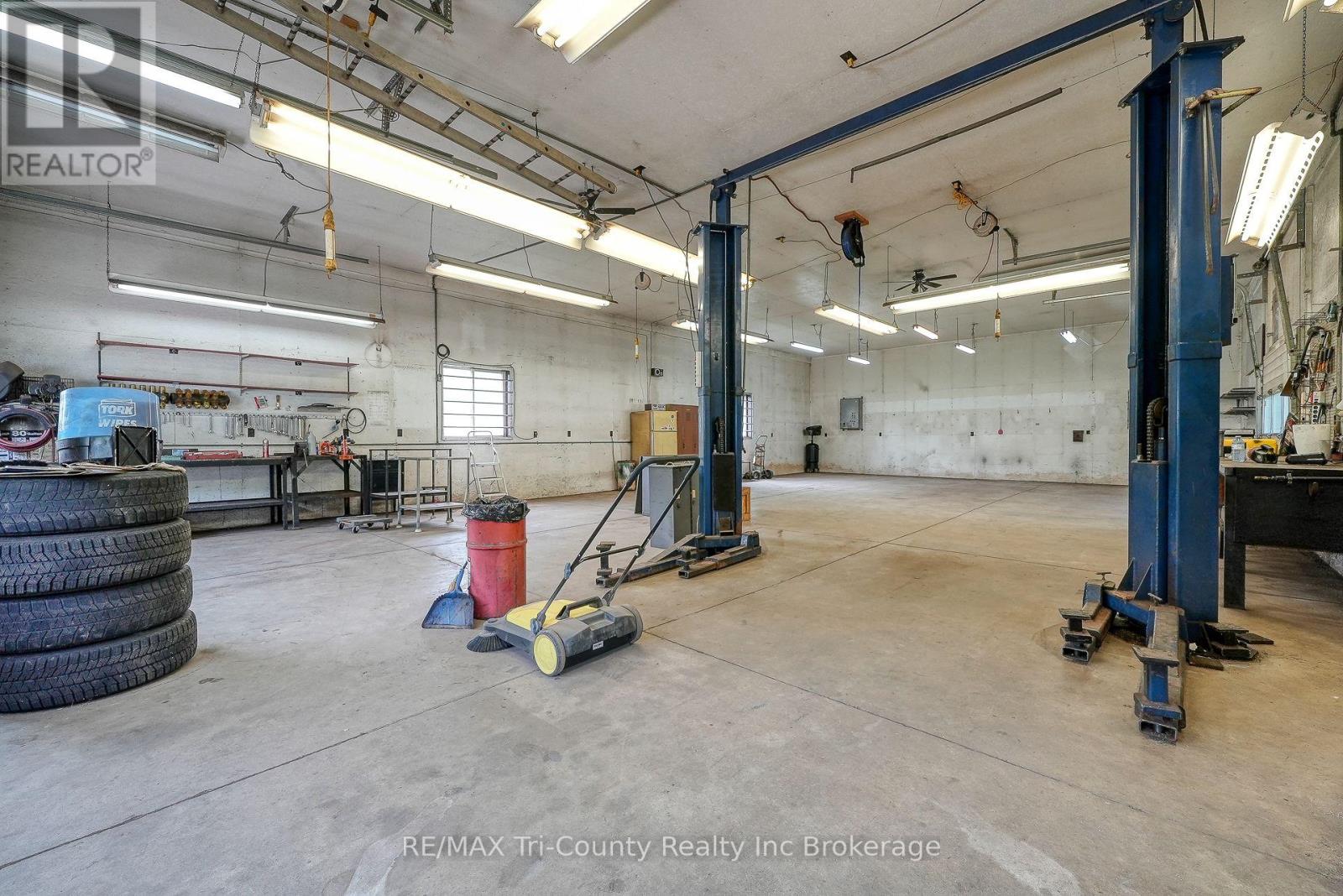 985 Norfolk County 28 Road, Norfolk, Ontario  N0E 1G0 - Photo 39 - X12409675