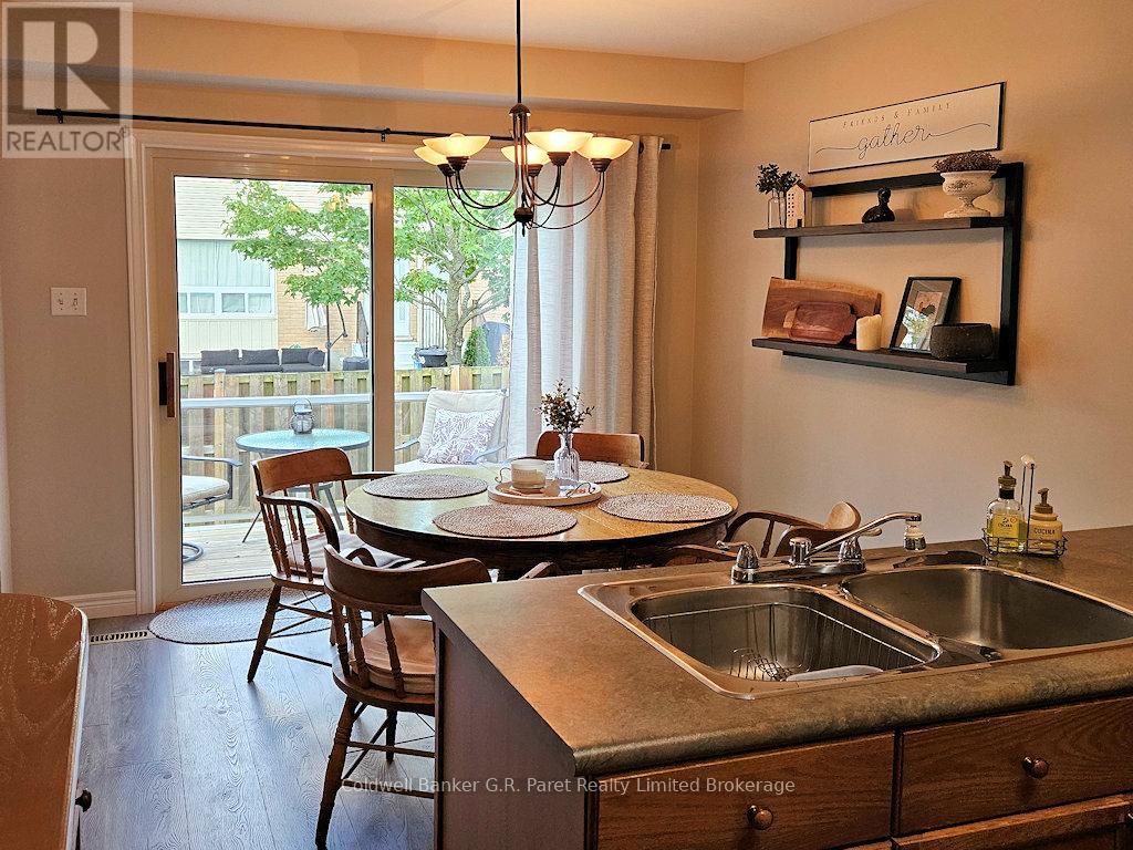 6 - 622 Wharncliffe Rd. South Road, London South (South P), Ontario  N6J 2N4 - Photo 6 - X12416077