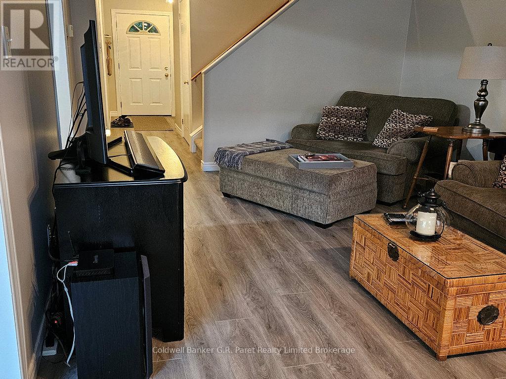 6 - 622 Wharncliffe Rd. South Road, London South (South P), Ontario  N6J 2N4 - Photo 8 - X12416077