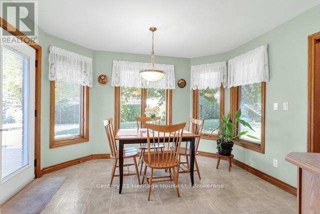 5 Thomas Avenue, Tillsonburg, Ontario  N4G 5K8 - Photo 10 - X12418302