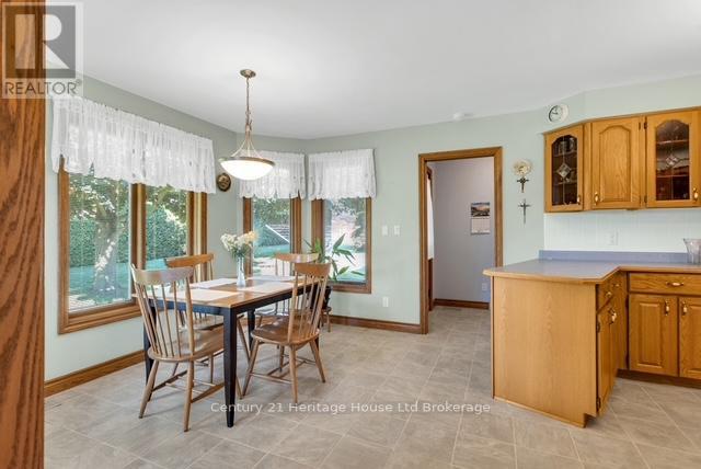 5 Thomas Avenue, Tillsonburg, Ontario  N4G 5K8 - Photo 9 - X12418302