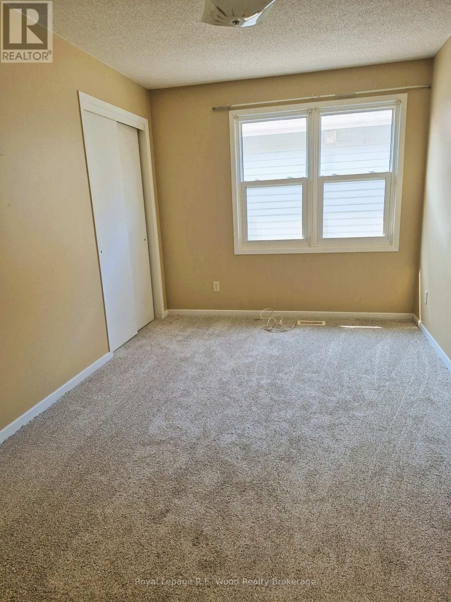 58 Hawkins Crescent, Tillsonburg, Ontario  N4G 5K7 - Photo 12 - X12421609