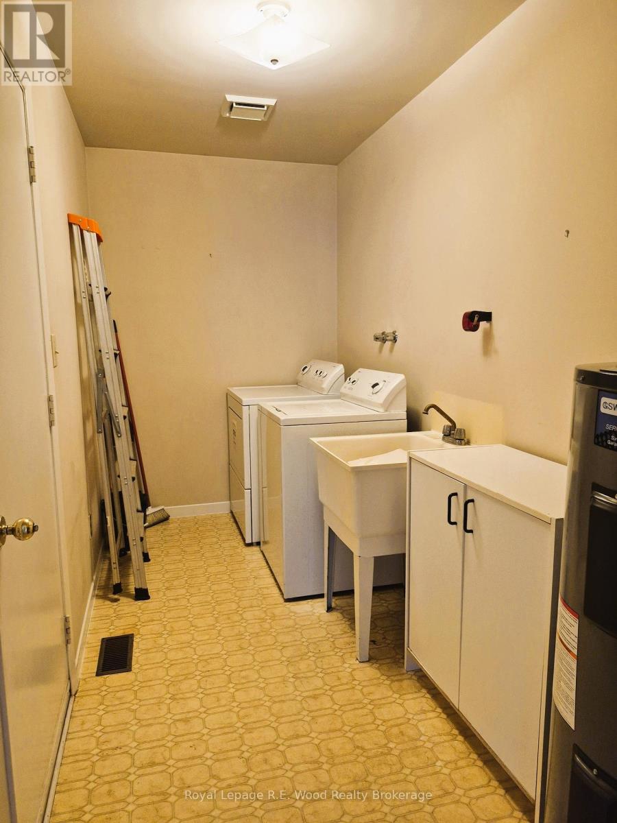 58 Hawkins Crescent, Tillsonburg, Ontario  N4G 5K7 - Photo 14 - X12421609