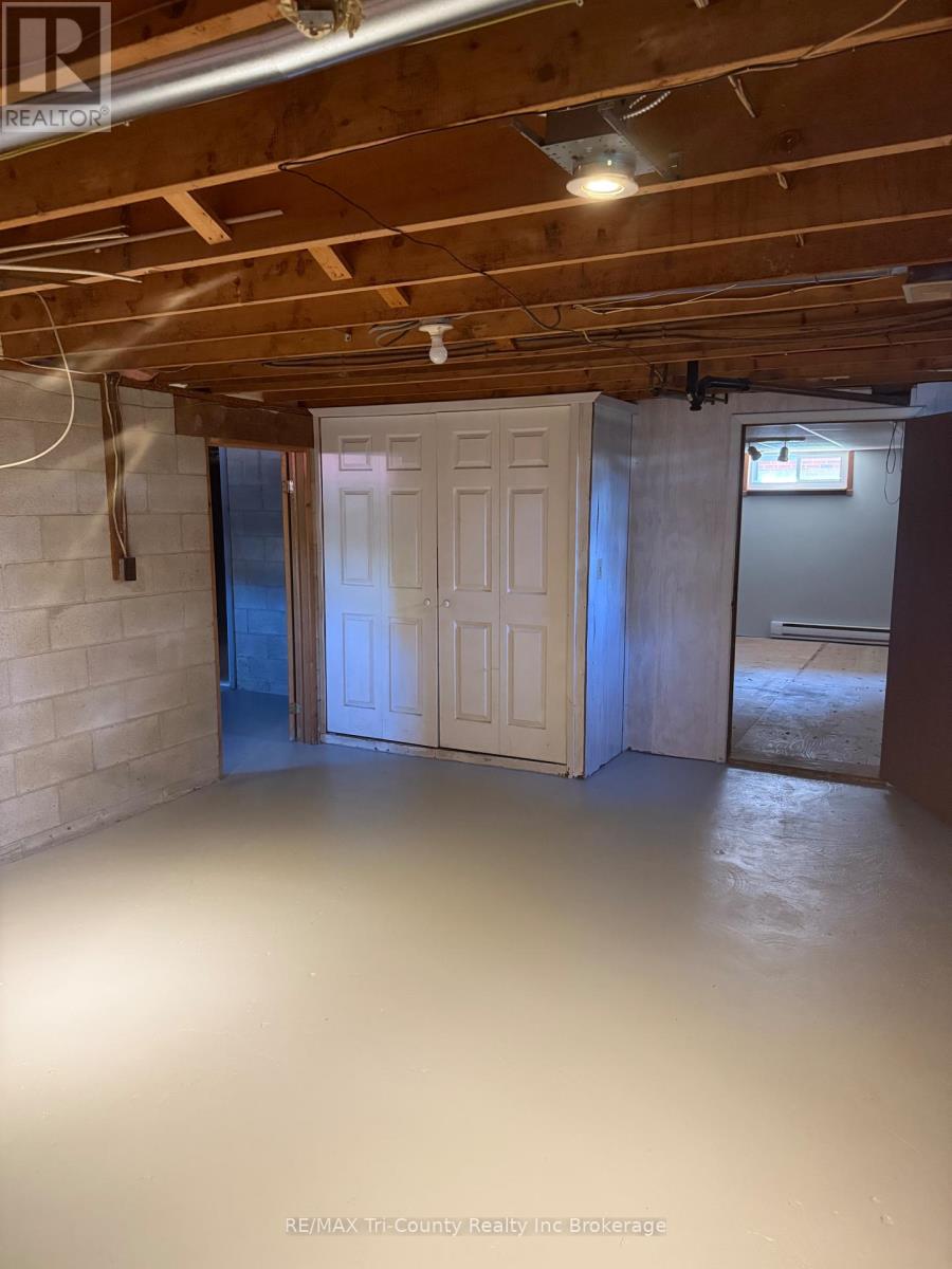 20 Fairfield Crescent, Tillsonburg, Ontario  N4G 2B4 - Photo 10 - X12423524