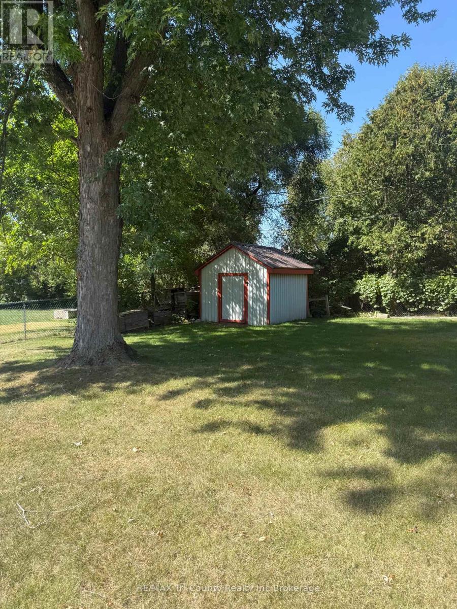 20 Fairfield Crescent, Tillsonburg, Ontario  N4G 2B4 - Photo 16 - X12423524