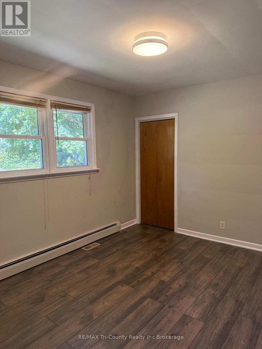 20 Fairfield Crescent, Tillsonburg, Ontario  N4G 2B4 - Photo 7 - X12423524