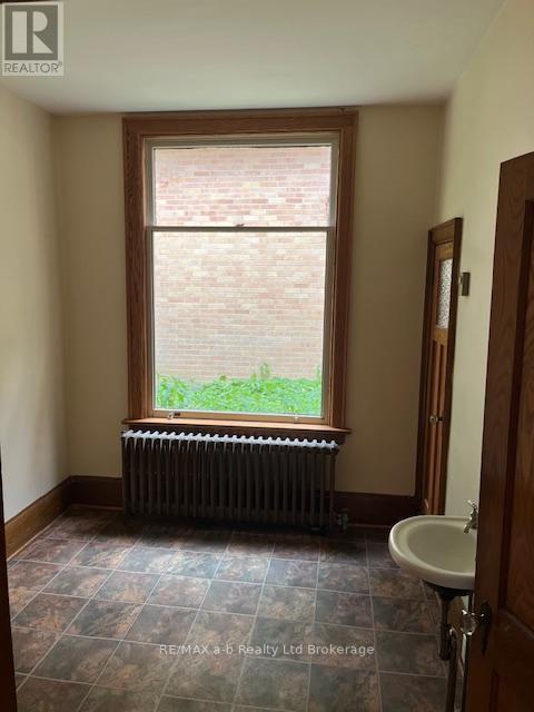 55 King Street W, Ingersoll (Ingersoll - South), Ontario  N5C 2J7 - Photo 10 - X12424661