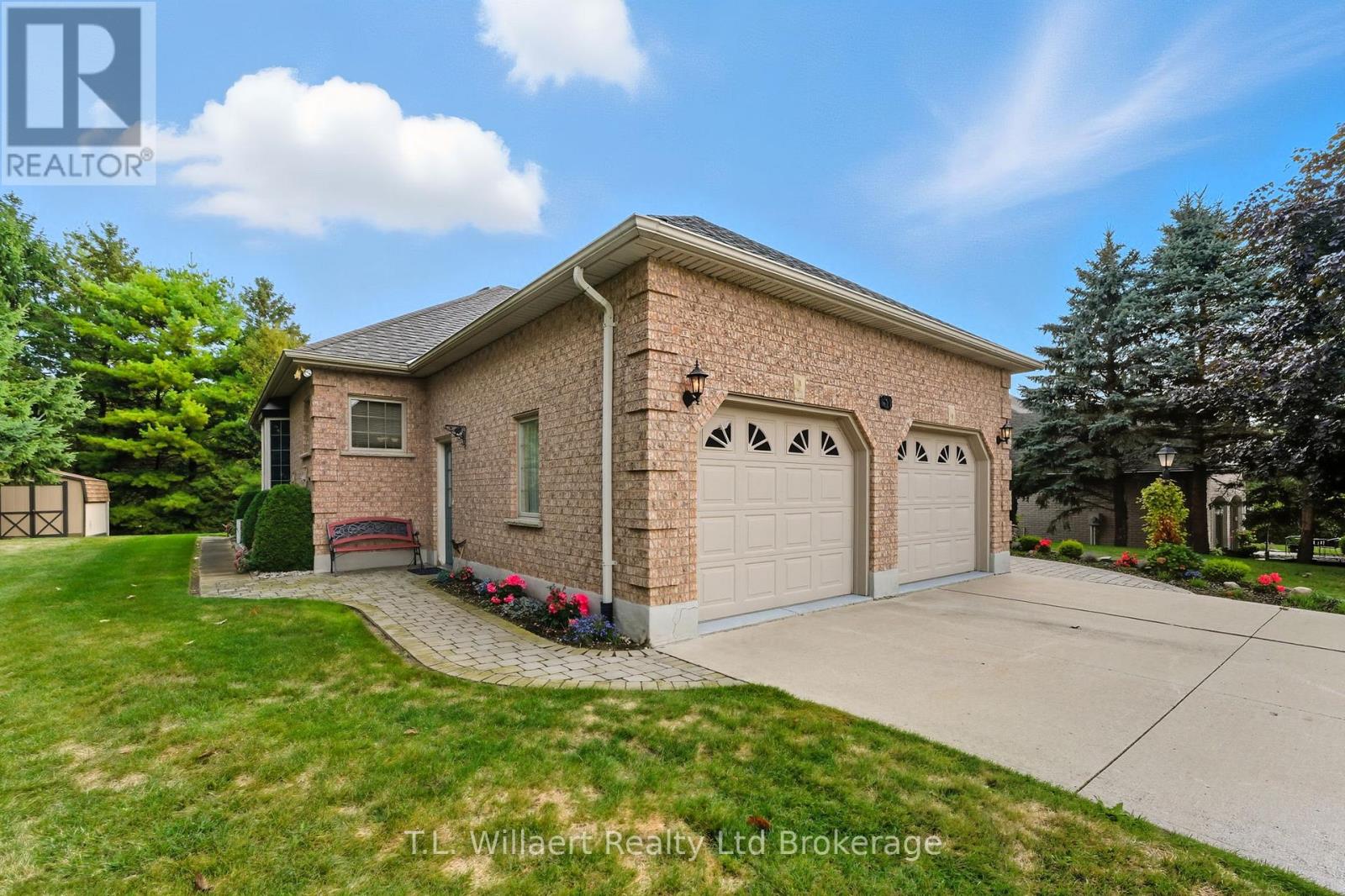 51 Demeyere Avenue, Tillsonburg, Ontario  N4G 5P8 - Photo 2 - X12426552