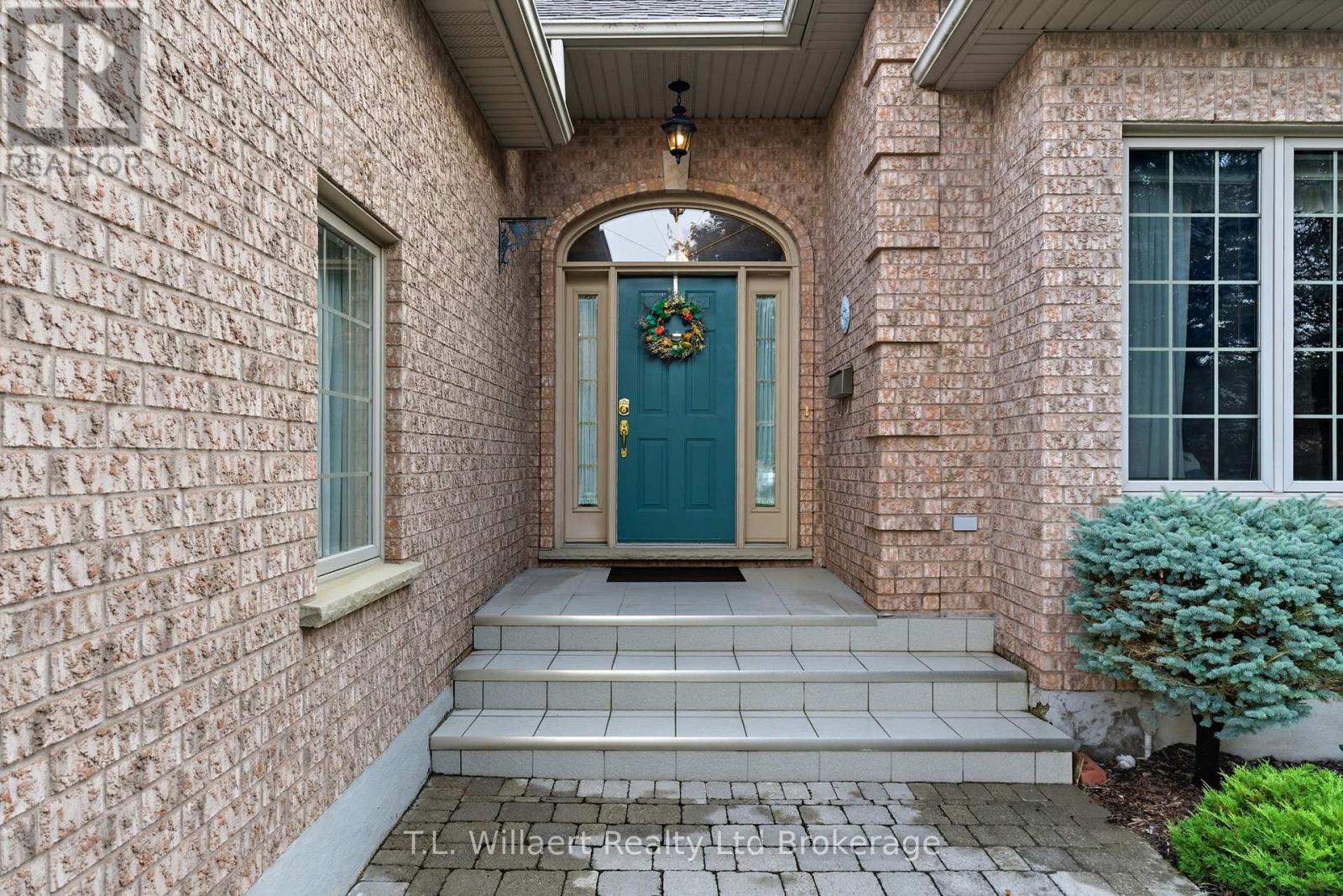 51 Demeyere Avenue, Tillsonburg, Ontario  N4G 5P8 - Photo 3 - X12426552