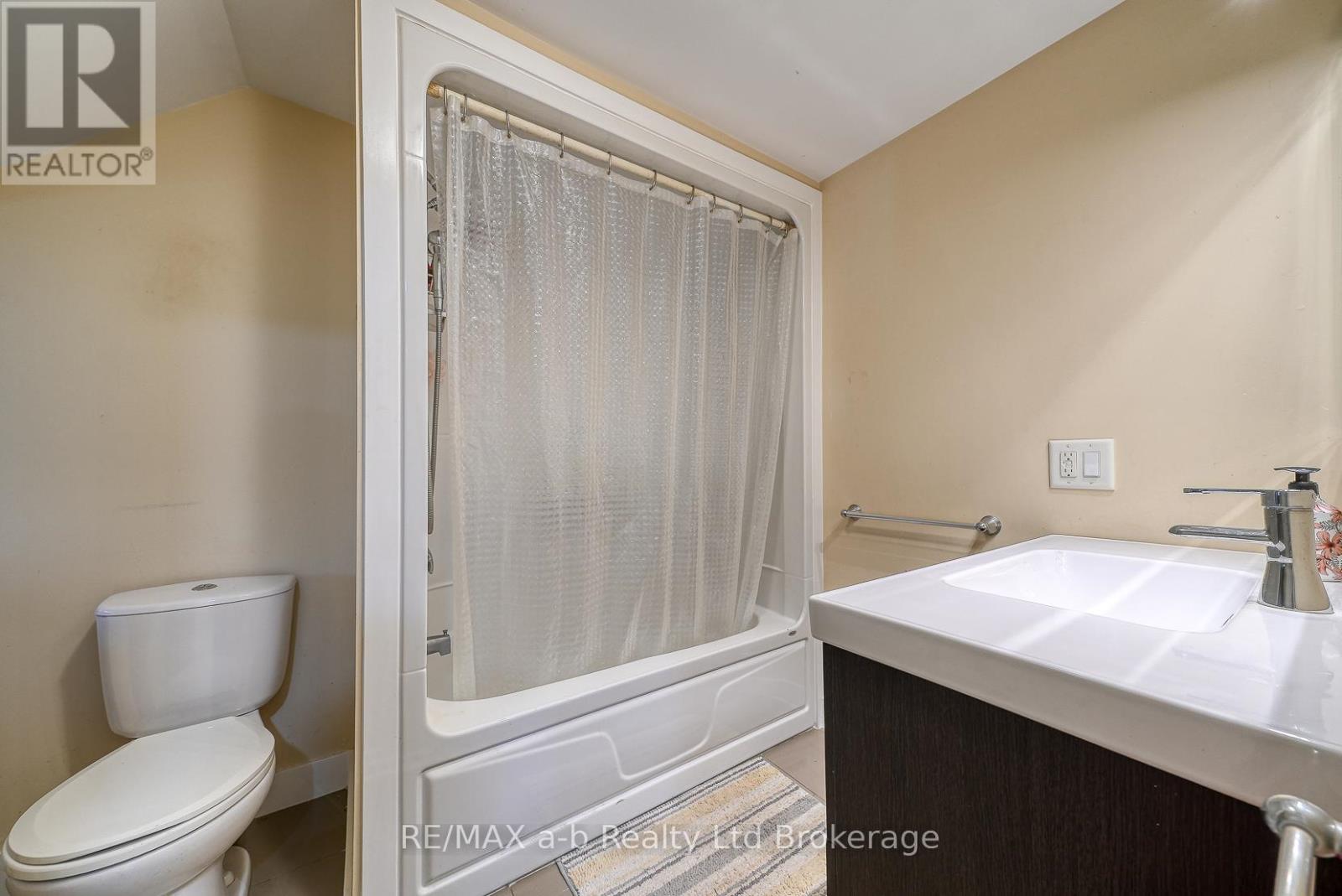 27 Sovereign Street W, Norfolk (Waterford), Ontario  N0E 1Y0 - Photo 27 - X12433793