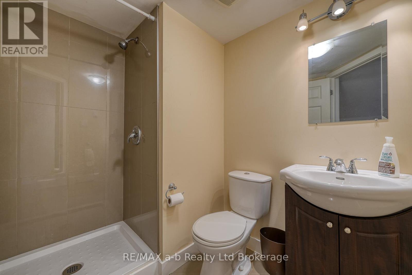 27 Sovereign Street W, Norfolk (Waterford), Ontario  N0E 1Y0 - Photo 30 - X12433793