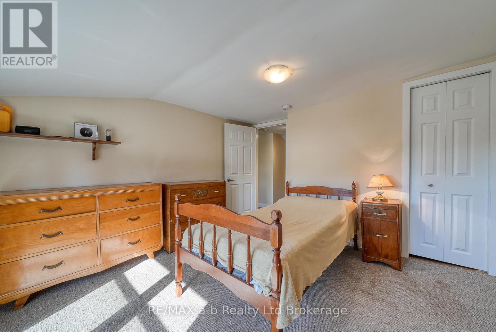 27 Sovereign Street W, Norfolk (Waterford), Ontario  N0E 1Y0 - Photo 31 - X12433793