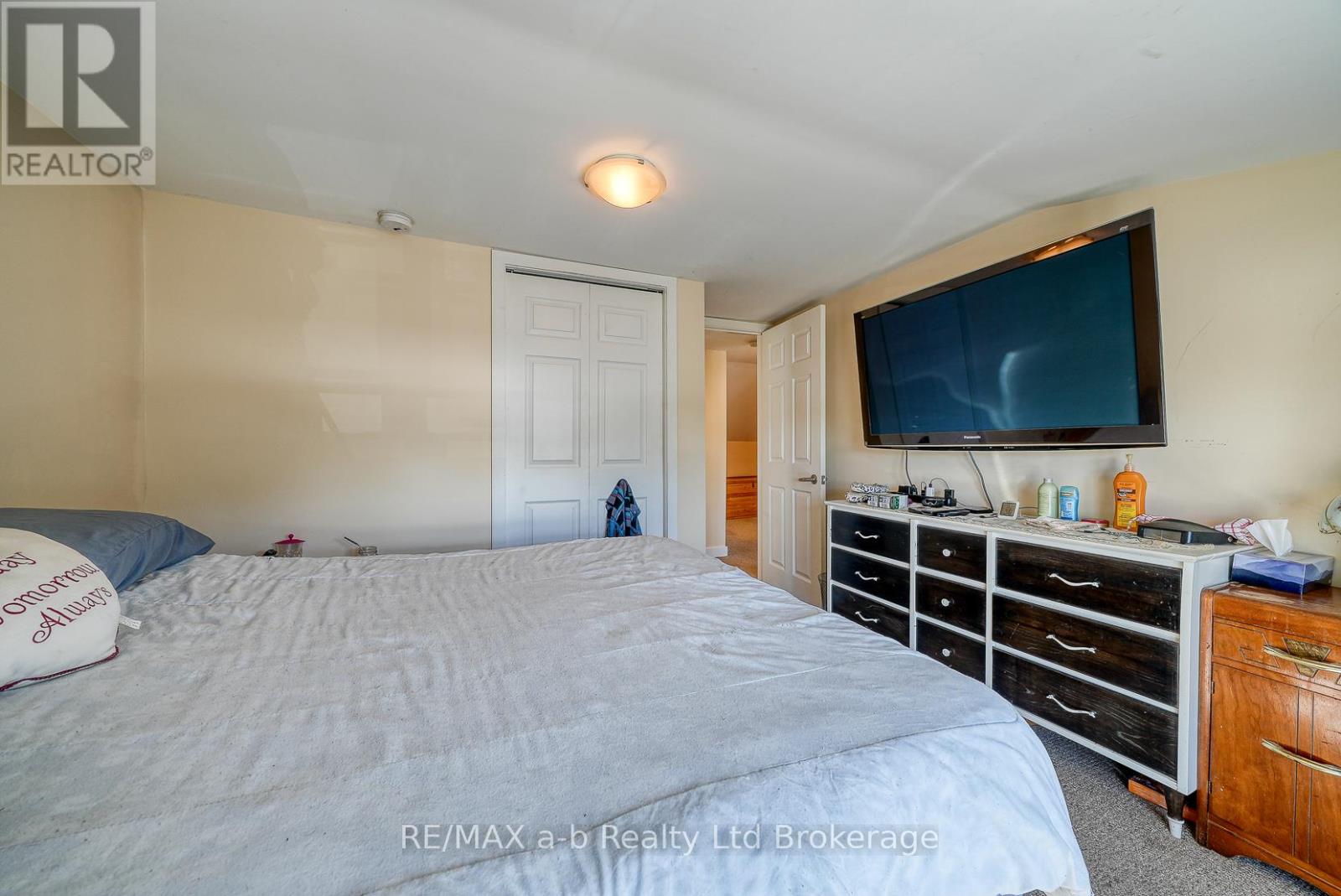 27 Sovereign Street W, Norfolk (Waterford), Ontario  N0E 1Y0 - Photo 35 - X12433793