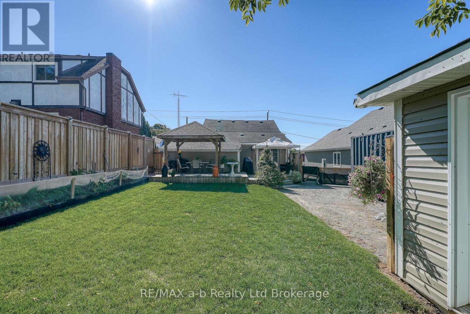 27 Sovereign Street W, Norfolk (Waterford), Ontario  N0E 1Y0 - Photo 38 - X12433793