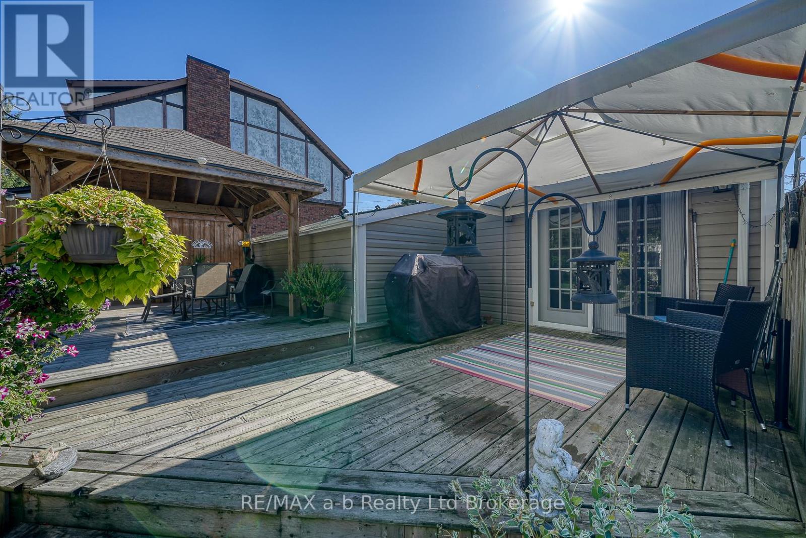 27 Sovereign Street W, Norfolk (Waterford), Ontario  N0E 1Y0 - Photo 40 - X12433793