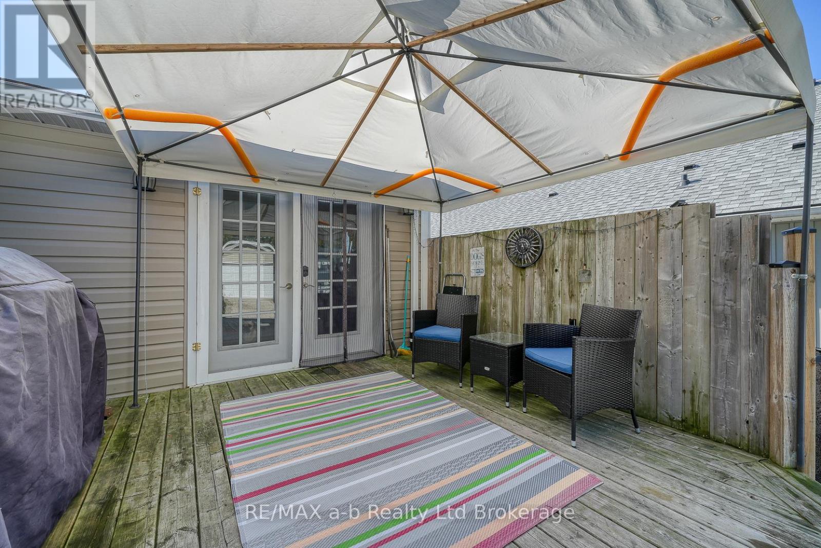 27 Sovereign Street W, Norfolk (Waterford), Ontario  N0E 1Y0 - Photo 41 - X12433793