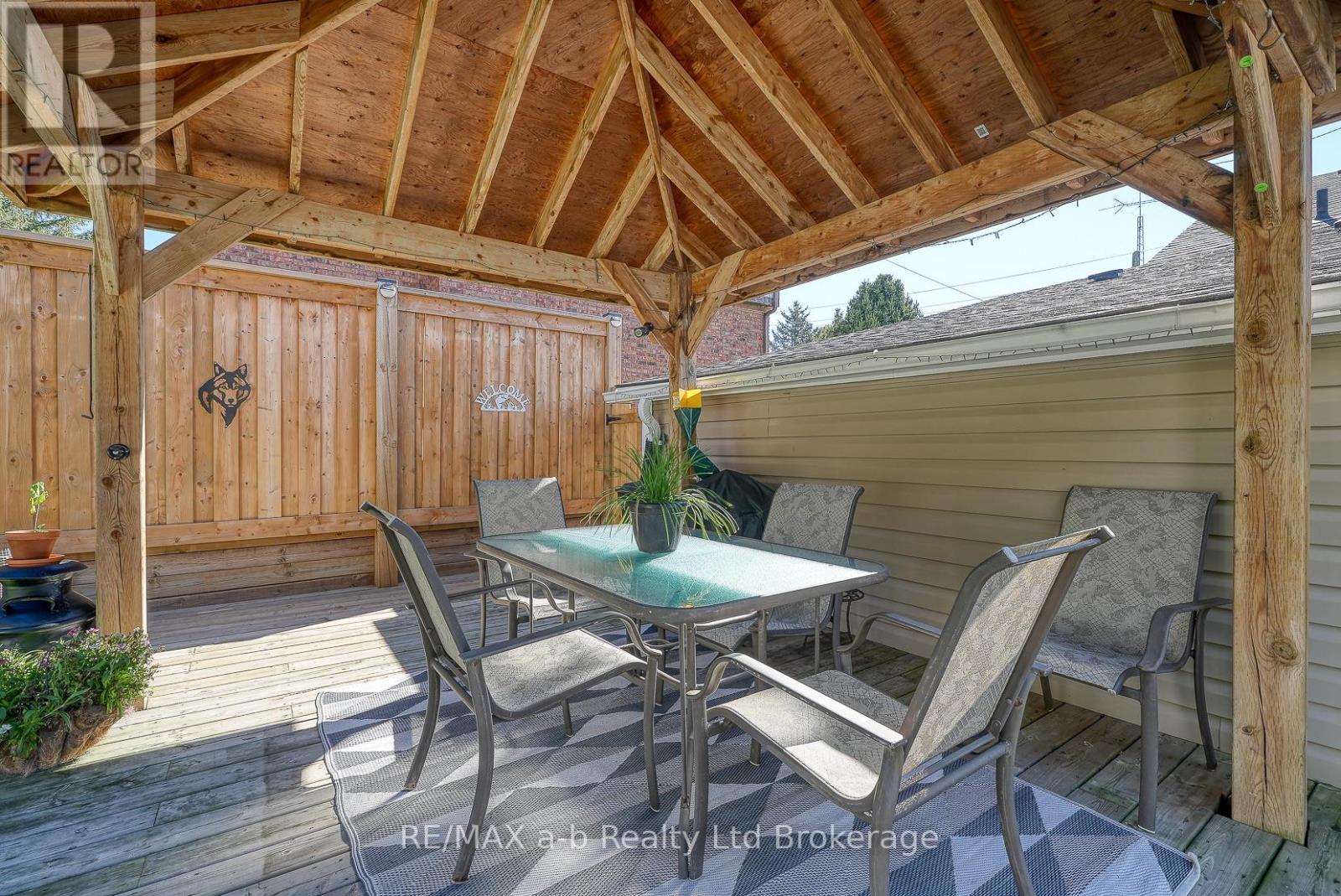 27 Sovereign Street W, Norfolk (Waterford), Ontario  N0E 1Y0 - Photo 43 - X12433793