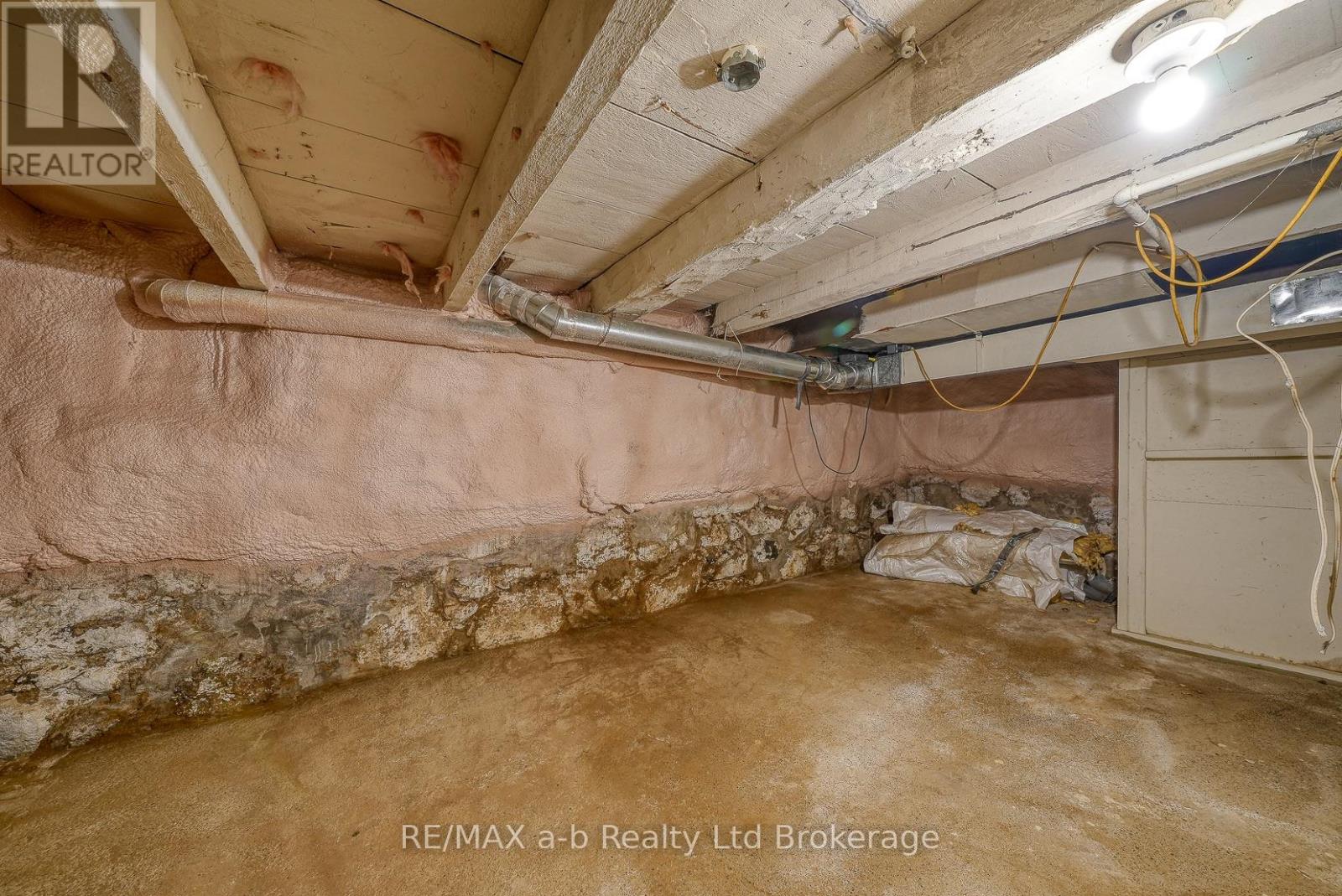 27 Sovereign Street W, Norfolk (Waterford), Ontario  N0E 1Y0 - Photo 45 - X12433793